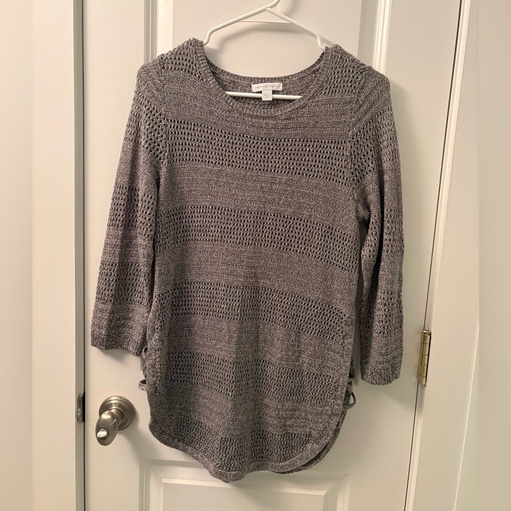 New York & Company Textured Gray Sweater